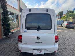 VOLKSWAGEN - SAVEIRO - 2022/2023 - Branca - R$ 85.000,00