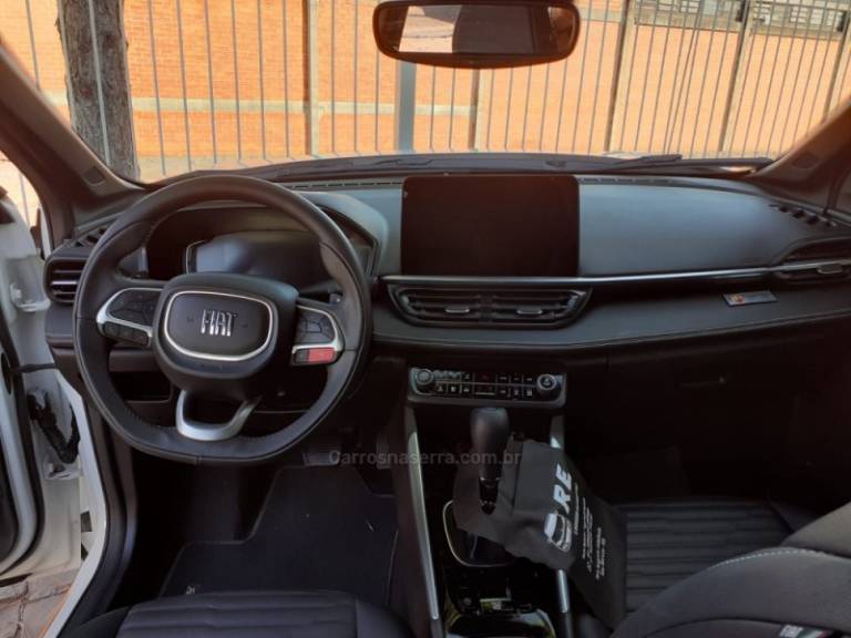 FIAT - FASTBACK - 2023/2024 - Branca - R$ 145.000,00