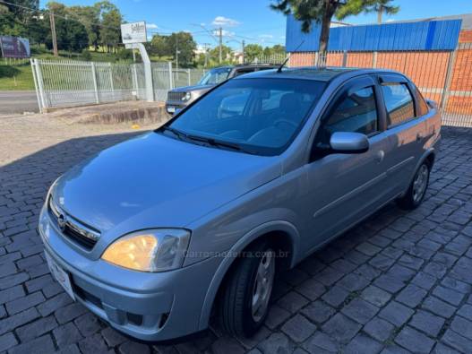 CHEVROLET - CORSA - 2011/2011 - Prata - R$ 26.000,00