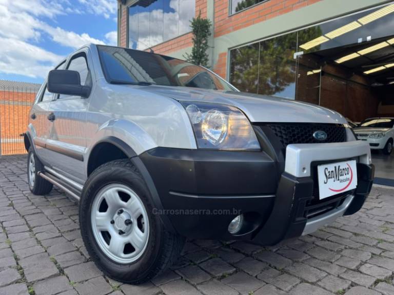 FORD - ECOSPORT - 2005/2006 - Prata - R$ 29.500,00