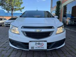 CHEVROLET - ONIX - 2013/2014 - Branca - R$ 43.000,00