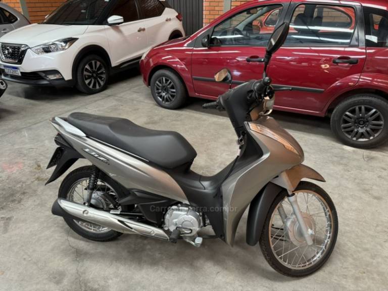 HONDA - BIZ 110I - 2023/2023 - Prata - R$ 14.000,00