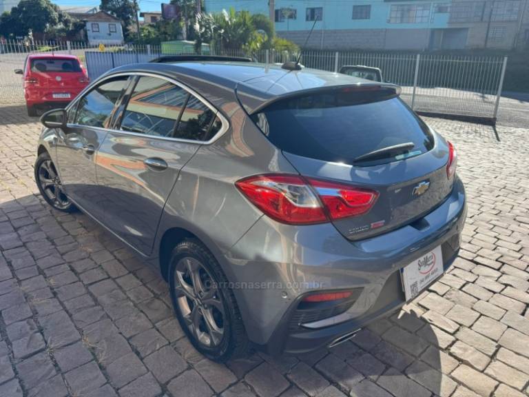 CHEVROLET - CRUZE - 2017/2018 - Cinza - R$ 92.000,00