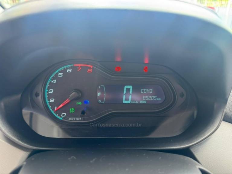 CHEVROLET - ONIX - 2017/2018 - Branca - R$ 60.000,00