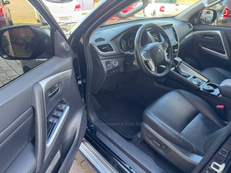 MITSUBISHI - PAJERO SPORT - 2023/2024 - Preta - Sob Consulta