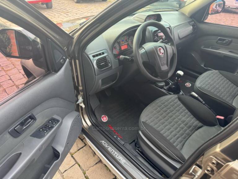FIAT - PALIO - 2013/2014 - Cinza - R$ 47.000,00