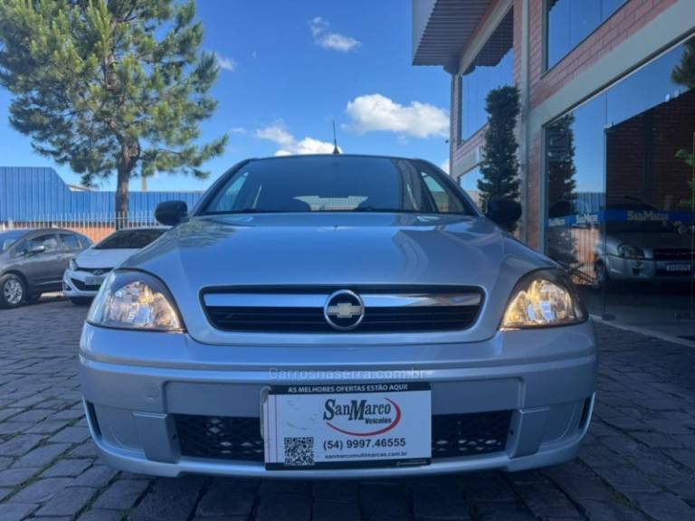 CHEVROLET - CORSA - 2012/2012 - Prata - R$ 35.000,00
