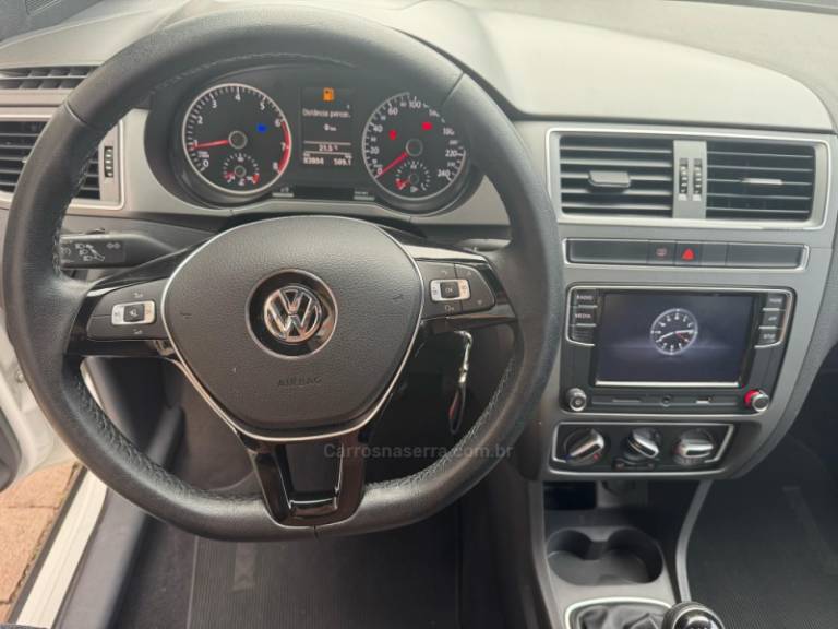 VOLKSWAGEN - FOX - 2018/2019 - Branca - R$ 65.000,00