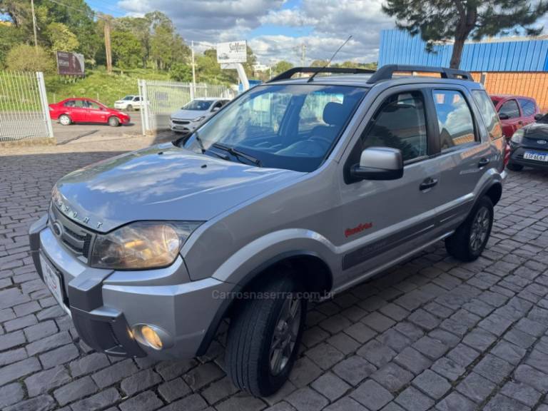 FORD - ECOSPORT - 2011/2012 - Prata - R$ 46.000,00