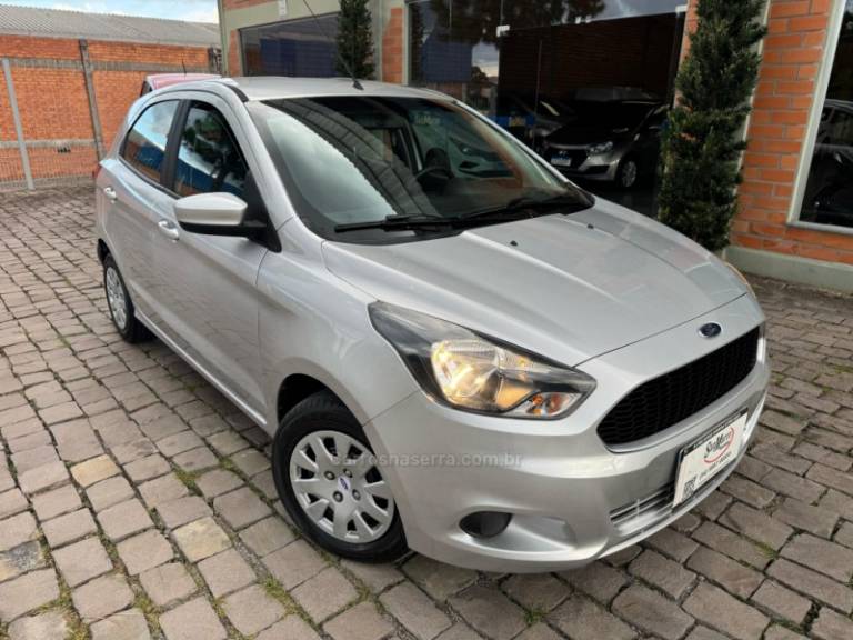 FORD - KA - 2017/2018 - Prata - R$ 50.000,00