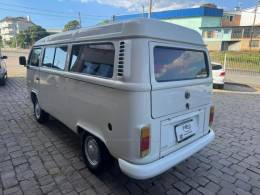 VOLKSWAGEN - KOMBI - 2003/2004 - Branca - R$ 36.000,00