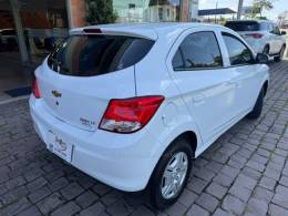 CHEVROLET - ONIX - 2013/2014 - Branca - R$ 43.000,00