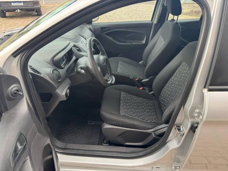 FORD - KA - 2017/2018 - Prata - R$ 50.000,00