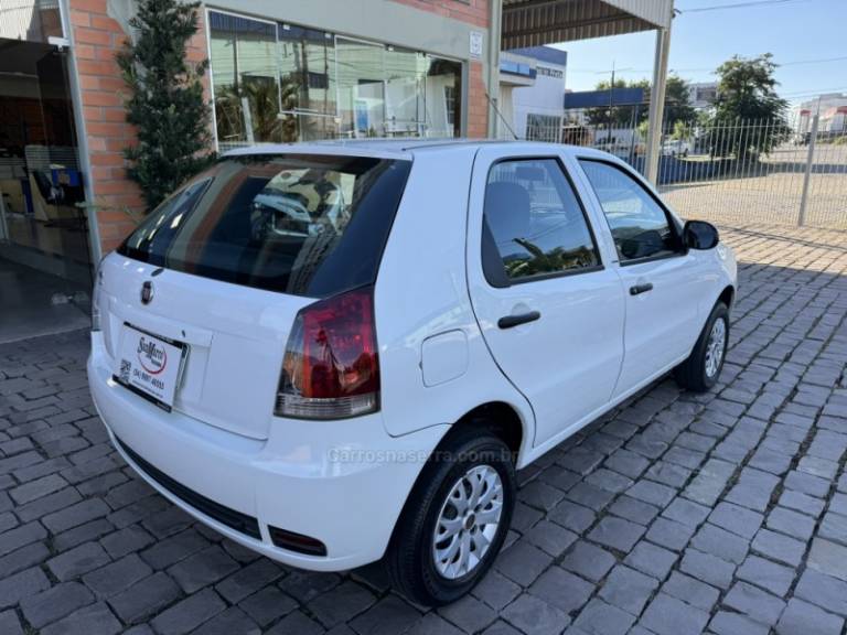FIAT - PALIO - 2014/2014 - Branca - R$ 34.000,00