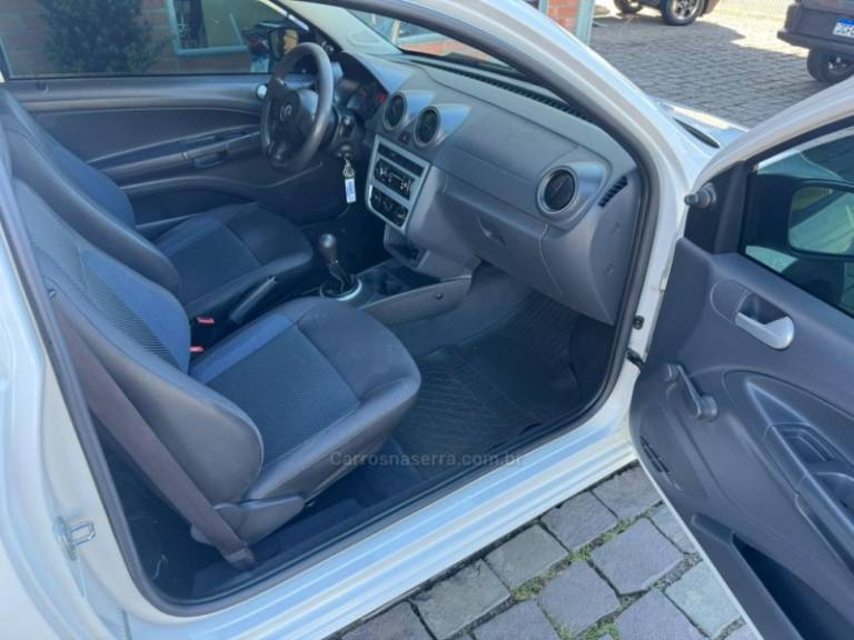 VOLKSWAGEN - SAVEIRO - 2015/2016 - Branca - R$ 43.000,00