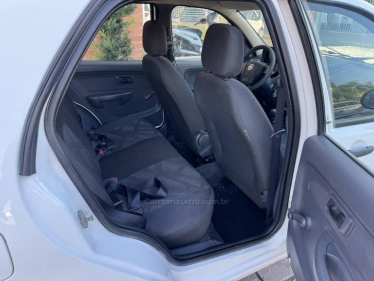 FIAT - PALIO - 2014/2014 - Branca - R$ 34.000,00