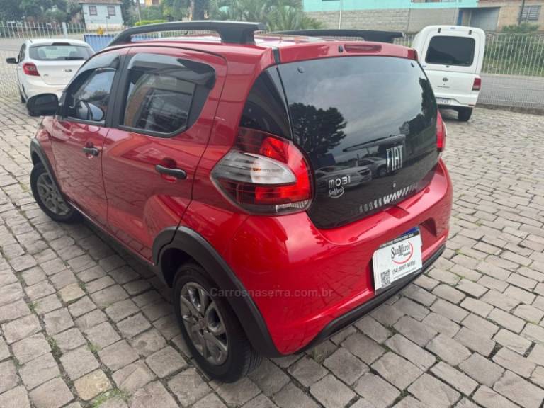 FIAT - MOBI - 2018/2019 - Vermelha - R$ 50.000,00