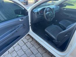 VOLKSWAGEN - SAVEIRO - 2015/2016 - Branca - R$ 43.000,00