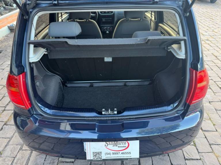 VOLKSWAGEN - FOX - 2010/2011 - Azul - R$ 33.000,00