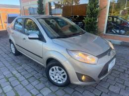 FORD - FIESTA - 2013/2014 - Prata - R$ 38.000,00