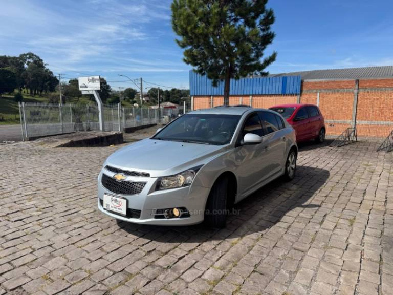 CHEVROLET - CRUZE - 2012/2013 - Prata - R$ 59.000,00