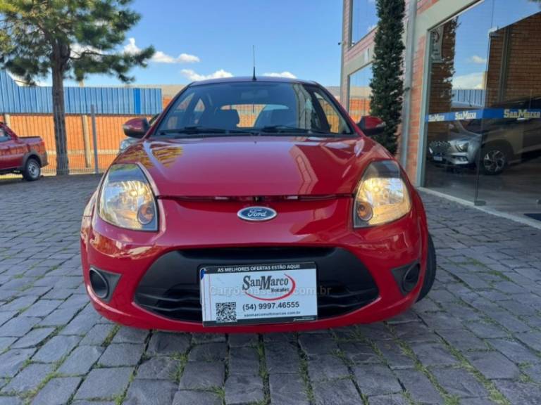 FORD - KA - 2012/2013 - Vermelha - R$ 31.000,00