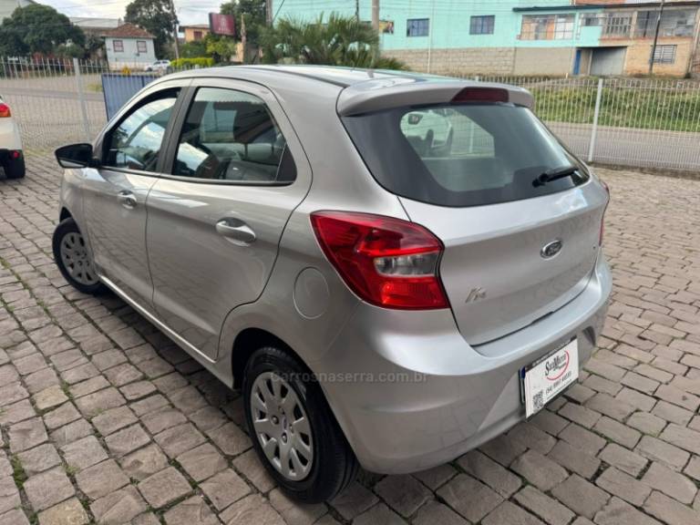 FORD - KA - 2017/2018 - Prata - R$ 50.000,00