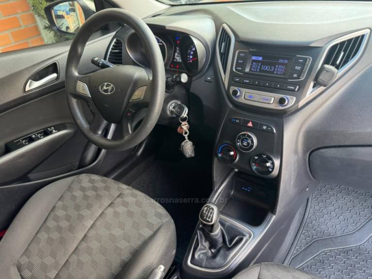 HYUNDAI - HB20 - 2018/2018 - Prata - R$ 58.000,00