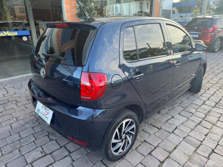 VOLKSWAGEN - FOX - 2010/2011 - Azul - R$ 33.000,00