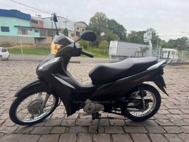 HONDA - BIZ 110I - 2019/2019 - Cinza - R$ 12.800,00