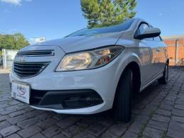 CHEVROLET - ONIX - 2013/2014 - Branca - R$ 43.000,00