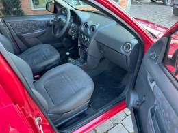 CHEVROLET - PRISMA - 2009/2010 - Vermelha - R$ 26.000,00