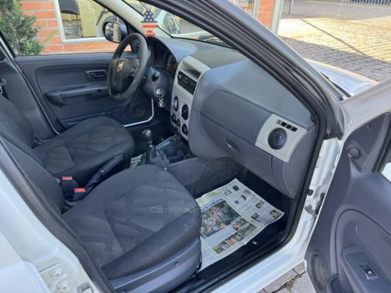 FIAT - PALIO - 2014/2014 - Branca - R$ 34.000,00