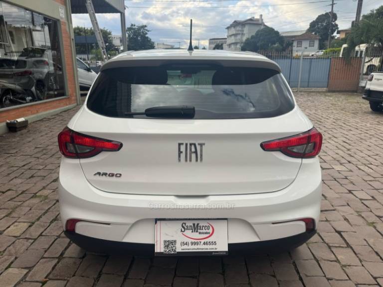FIAT - ARGO - 2018/2019 - Branca - R$ 55.000,00