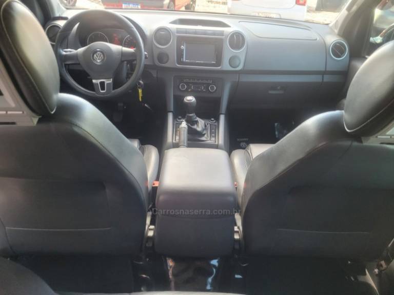 VOLKSWAGEN - AMAROK - 2010/2011 - Preta - R$ 85.000,00