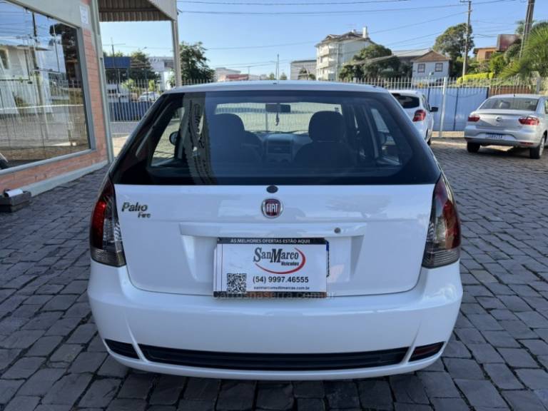 FIAT - PALIO - 2014/2014 - Branca - R$ 34.000,00