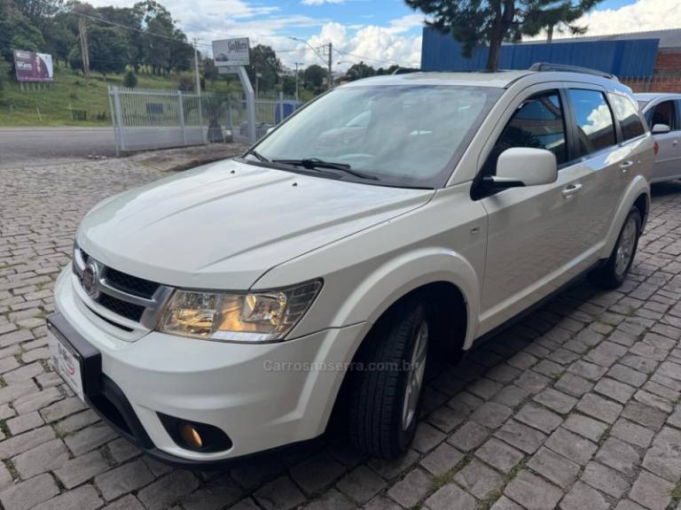 FIAT - FREEMONT - 2012/2012 - Branca - R$ 55.000,00