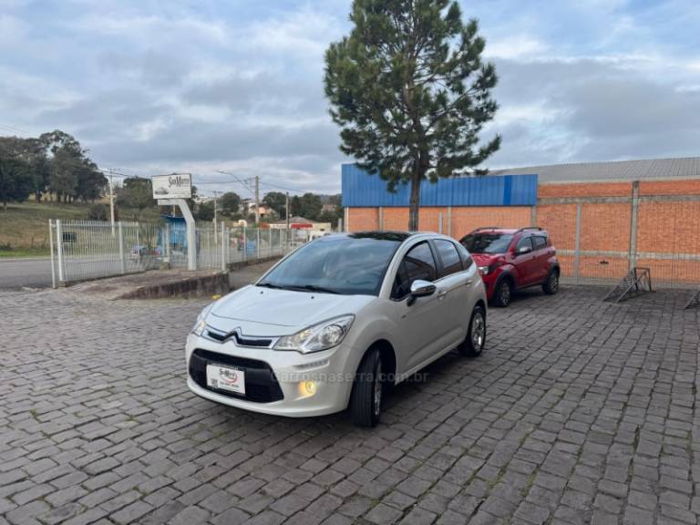 CITROËN - C3 - 2014/2015 - Branca - R$ 47.000,00