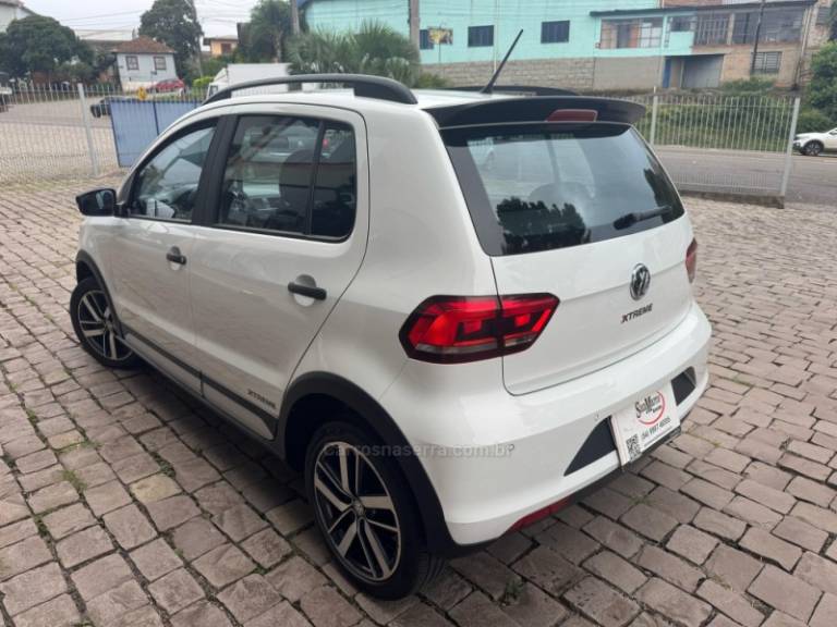 VOLKSWAGEN - FOX - 2018/2019 - Branca - R$ 65.000,00