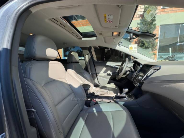 CHEVROLET - CRUZE - 2017/2018 - Cinza - R$ 92.000,00