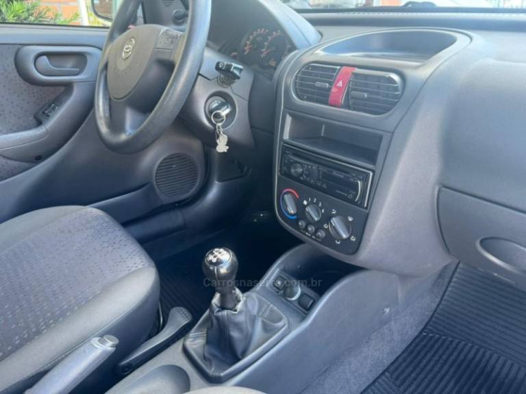 CHEVROLET - CORSA - 2012/2012 - Prata - R$ 35.000,00