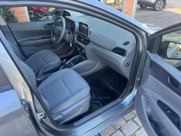 HYUNDAI - HB20S - 2023/2024 - Cinza - R$ 85.000,00