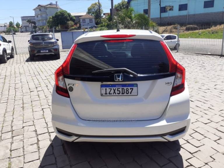 HONDA - FIT - 2019/2020 - Branca - R$ 91.000,00