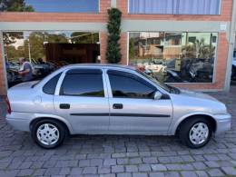 CHEVROLET - CORSA - 2000/2001 - Prata - R$ 14.000,00