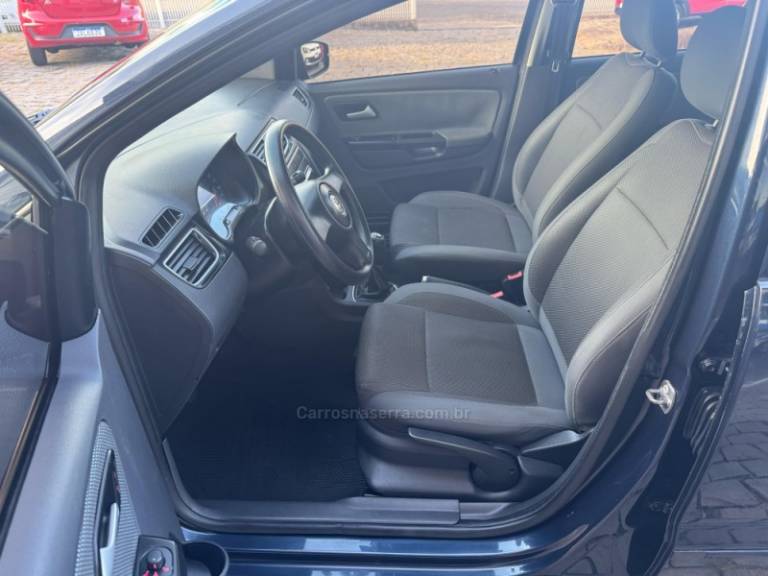 VOLKSWAGEN - FOX - 2010/2011 - Azul - R$ 33.000,00