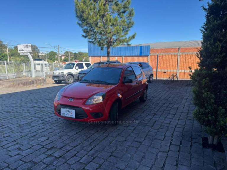 FORD - KA - 2012/2013 - Vermelha - R$ 28.000,00