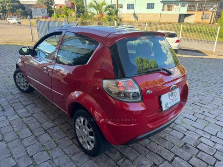 FORD - KA - 2012/2013 - Vermelha - R$ 31.000,00