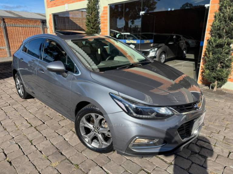 CHEVROLET - CRUZE - 2017/2018 - Cinza - R$ 92.000,00