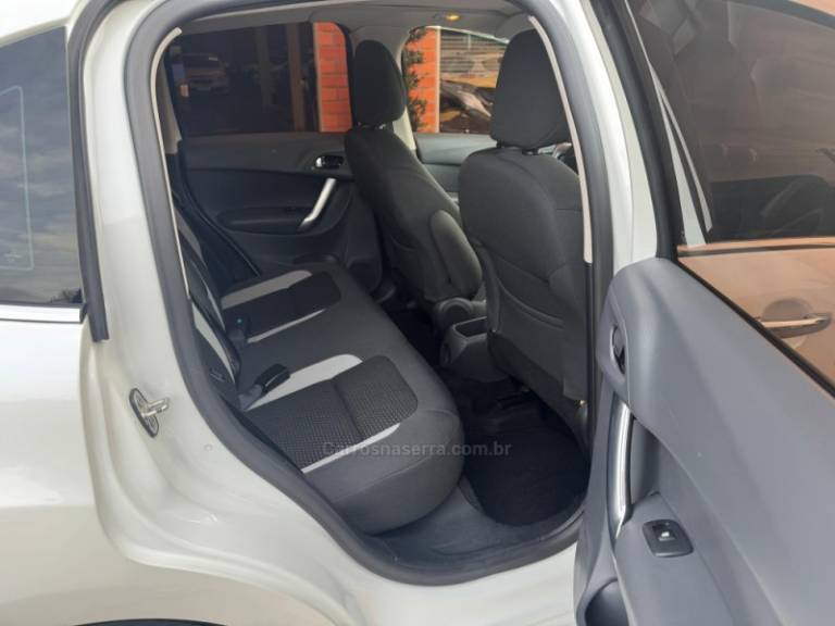 CITROËN - C3 - 2014/2015 - Branca - R$ 47.000,00