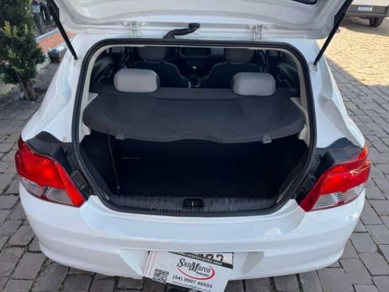 CHEVROLET - ONIX - 2015/2016 - Branca - R$ 47.000,00
